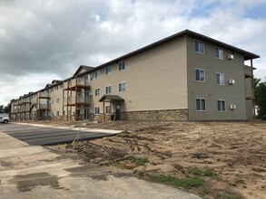 The Sands Luxury Apartments in Tomah, WI - Building Photo - Building Photo