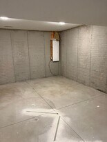 1121 Emorey Cir in Akron, OH - Building Photo