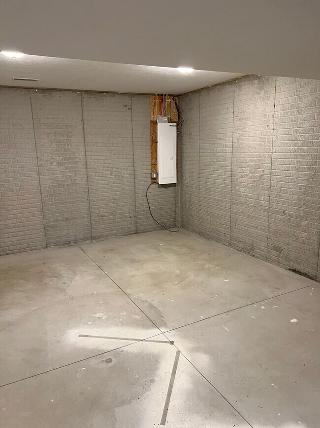 property at 1121 Emorey Cir