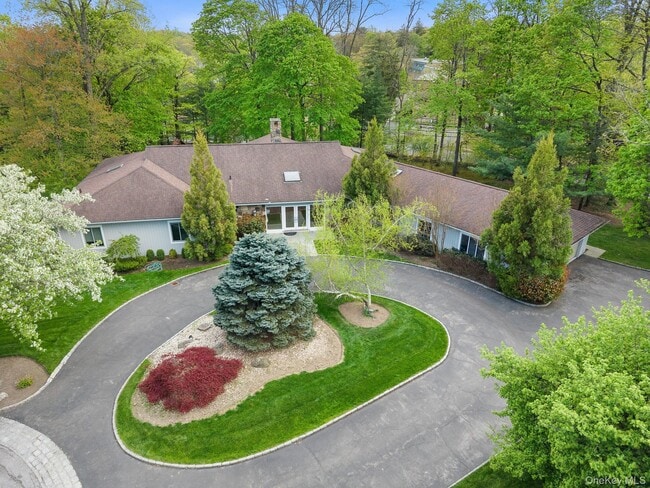 property at 4 Mohican Trail