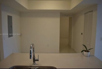 7661 NW 107th Ave, Unit 704 in Doral, FL - Building Photo - Building Photo