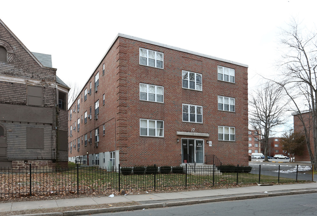 Gillett Apartments in Hartford, CT - Building Photo