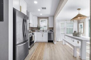 512 49th St in West Palm Beach, FL - Building Photo