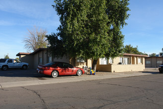 5938 W Rose Ln in Glendale, AZ - Building Photo - Building Photo