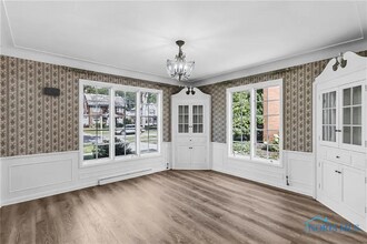 2310 Goddard Rd in Toledo, OH - Building Photo - Building Photo