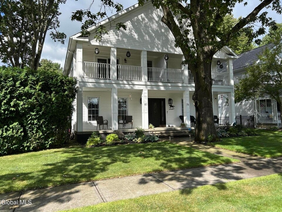 80 Vanderbilt Ave in Saratoga Springs, NY - Building Photo