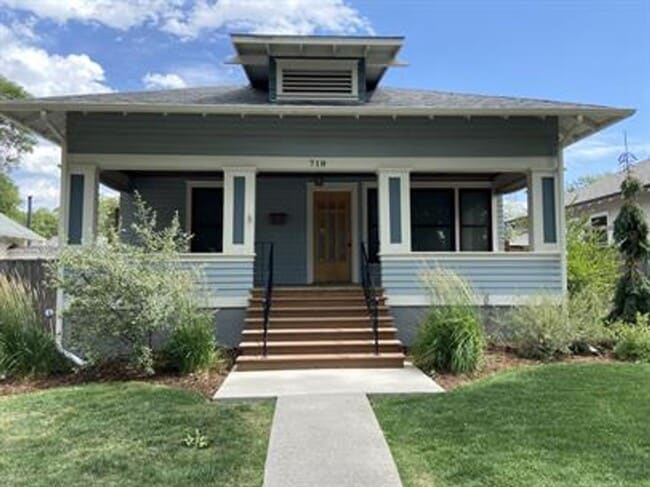 property at 718 S 7th Ave