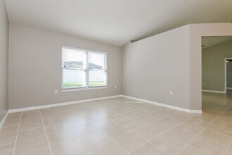 264 Magellan Dr in Kissimmee, FL - Building Photo - Building Photo