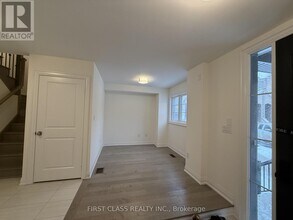 28 Gardeners Ln in Markham, ON - Building Photo - Building Photo