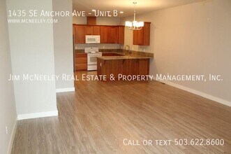 1435 SE Anchor Ave in Warrenton, OR - Building Photo - Building Photo
