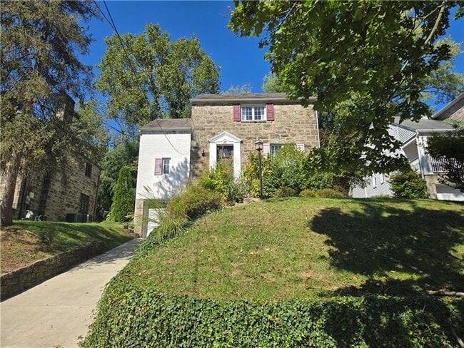 property at 10 Allendale Pl