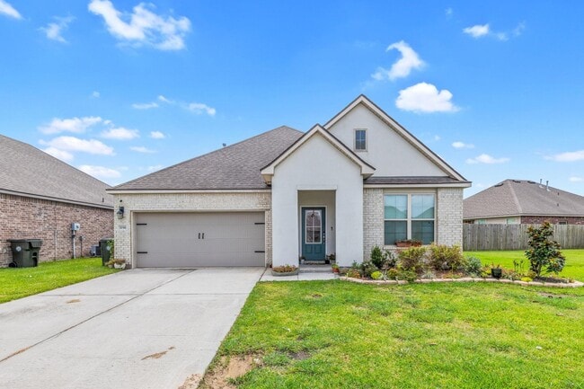 property at 3196 Crest Dr