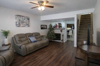 7618 Colonial Ct in Tampa, FL - Building Photo - Building Photo