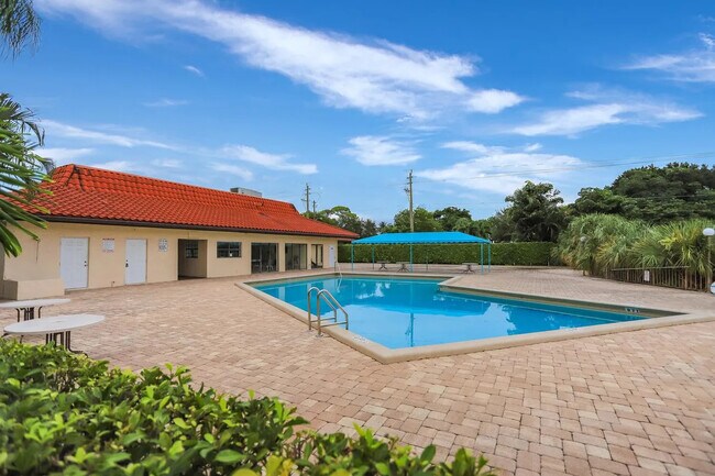 2500 Fiore Way, Unit 103-A in Delray Beach, FL - Building Photo - Building Photo