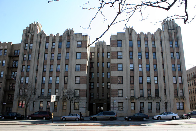 2820 Grand Concourse in Bronx, NY - Building Photo - Building Photo