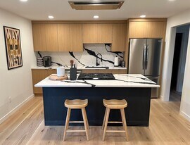 4446 SE White Lake Rd in Milwaukie, OR - Building Photo