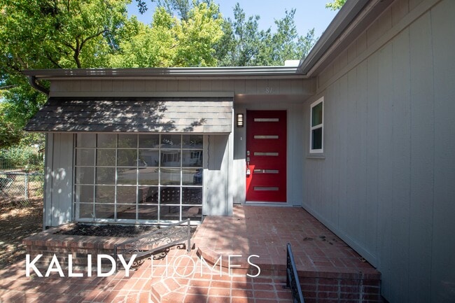 property at 816 S Santa Fe Dr