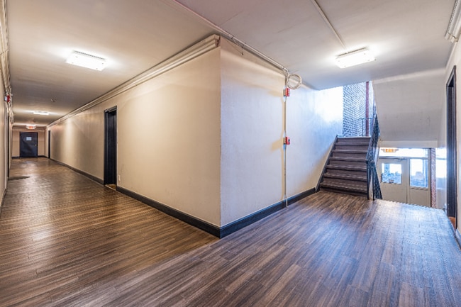 363 Park Ave in Orange, NJ - Foto de edificio - Building Photo