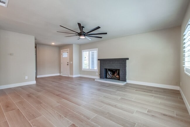 1204 Palomar Pl in Vista, CA - Building Photo - Building Photo