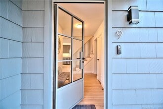 9 Grays Farm Rd in Westport, CT - Building Photo - Building Photo