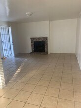 6008 Hill Dale Ct in Bakersfield, CA - Building Photo - Building Photo