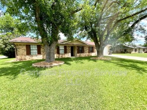 127 York Dr in Lorena, TX - Foto de edificio - Building Photo