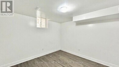 38 Bliss St in Brampton, ON - Building Photo - Building Photo