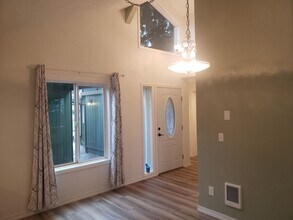 3709 NE 126th Ave in Vancouver, WA - Building Photo - Building Photo