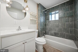 237 Roxborough Ave in Philadelphia, PA - Building Photo - Building Photo