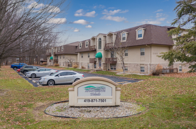 2100 Stirrup Ln in Toledo, OH - Building Photo - Building Photo