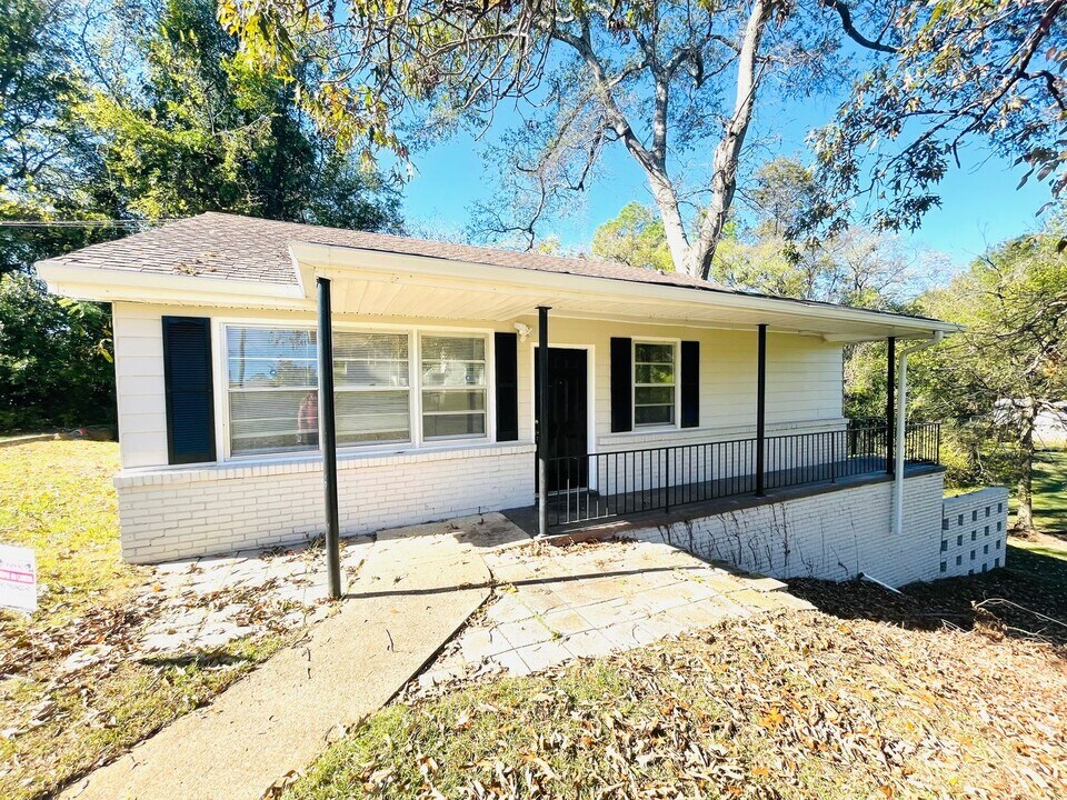 968 Karen Rd in Montgomery, AL - Building Photo