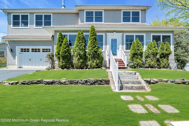 property at 1205 Roseld Ave