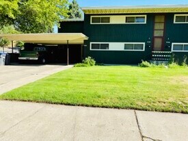 712 E 4th Ave, Unit D in Ellensburg, WA - Building Photo