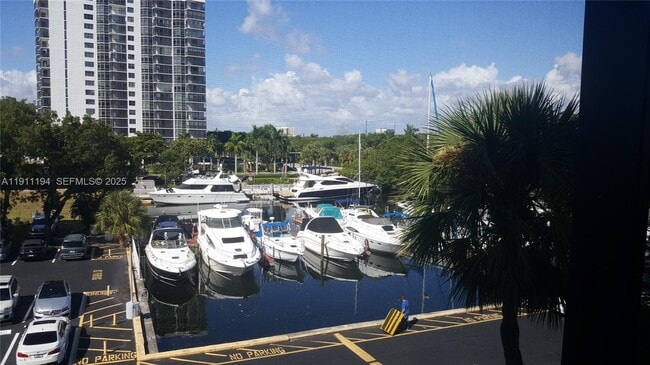 property at 3401 N Country Club Dr