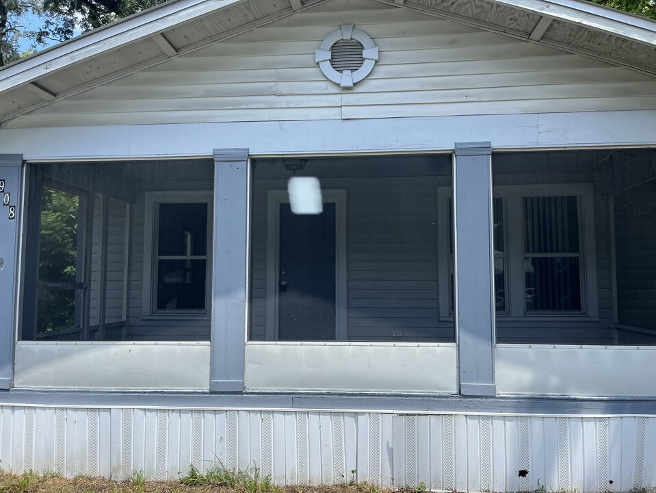 2908 Saint Johns Ave in Palatka, FL - Building Photo