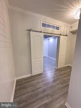 1211 S Eads St in Arlington, VA - Foto de edificio - Building Photo