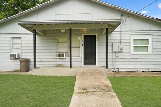 602 S 3rd St in La Porte, TX - Building Photo - Building Photo