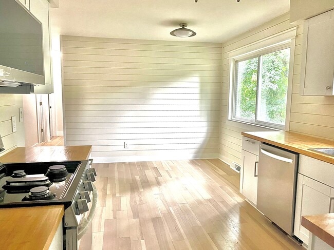 8343 Atlas Dr in Brighton, MI - Building Photo - Building Photo