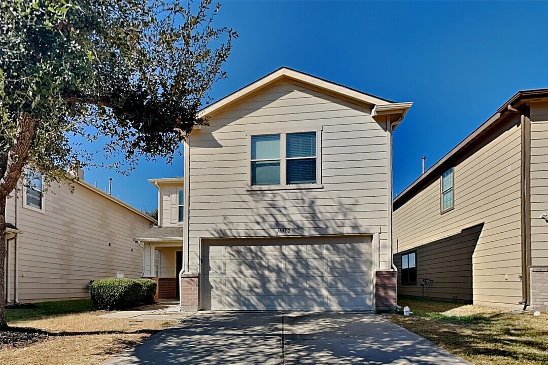 18502 Fair Grange Ln in Cypress, TX - Building Photo