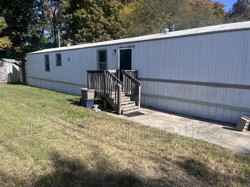 4557 Wallburg Rd in Winston-Salem, NC - Building Photo