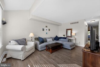 4906 Catamaran Ct in Wilmington, DE - Building Photo - Building Photo