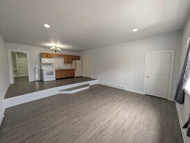 102 S Main St in Convoy, OH - Building Photo