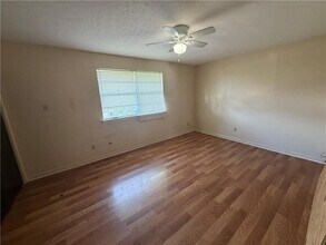 320 W Liberaux St, Unit B in Chalmette, LA - Building Photo - Building Photo