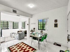 1901 S Le Jeune Rd in Coral Gables, FL - Building Photo - Building Photo