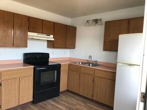 200 E Harms Dr, Unit A1 in Westport, WA - Foto de edificio - Building Photo