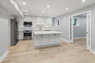 935 W Winona St, Unit GDNN in Chicago, IL - Foto de edificio - Building Photo