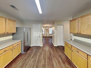 2672 New Port Royal Rd in Thompson's Station, TN - Foto de edificio - Building Photo