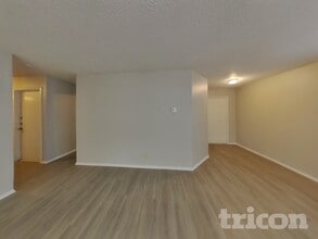 8238 Bent Meadow Dr in Converse, TX - Foto de edificio - Building Photo