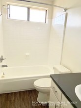 142 N Hoover St in Los Angeles, CA - Building Photo - Building Photo