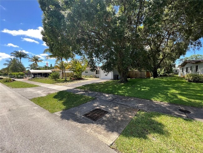 3350 SW 16th Ct in Fort Lauderdale, FL - Building Photo - Building Photo